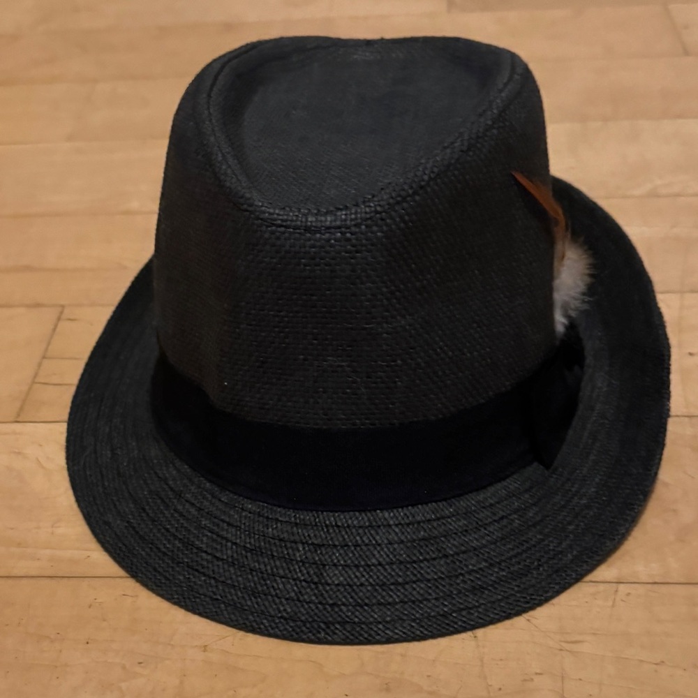 Men’s Fedora with feather accent